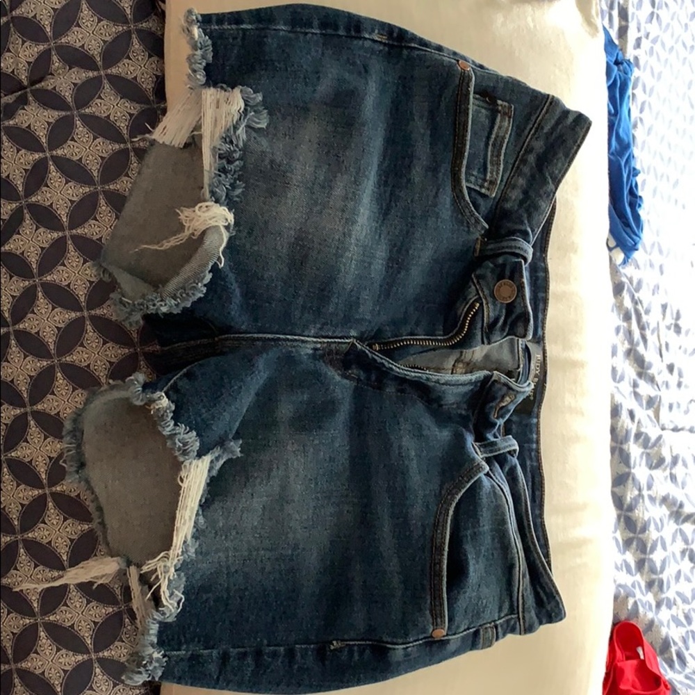 Mid rise Judy blue denim shorts ❤️